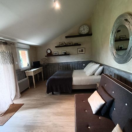 Bed and Breakfast Le Puits De La Foltiere Azay-sur-Cher Exterior foto